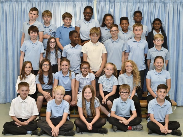 Eyrescroft Primary school year 6 classes (2) Y618 EMN-180627-183635009