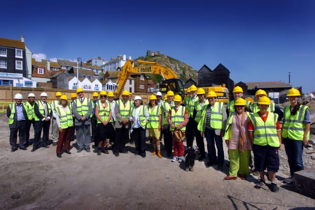Jerwood building ceremony, SUS-220102-163150001