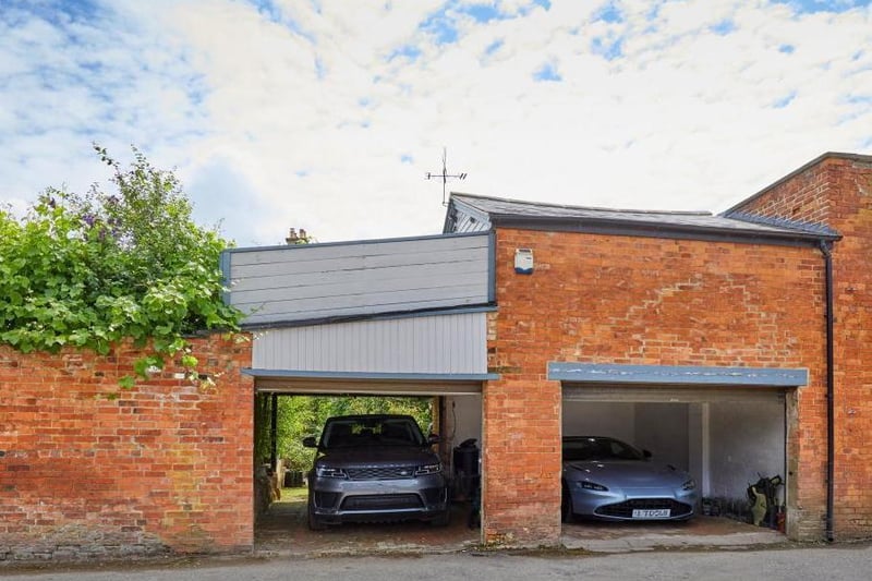 Double garage at the grade II listed home in Crouch Street of Banbury (Image from Rightmove)