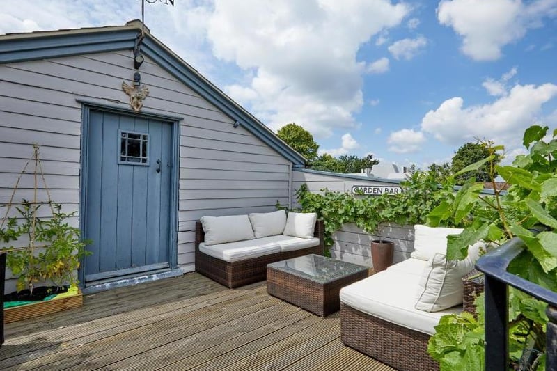 Outdoor sitting area at the grade II listed home in Crouch Street, Banbury (Image from Rightmove)