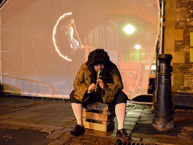 Derry’s Illuminate Festival the Walled Town at Castle Gate.  DER2207GS – 014