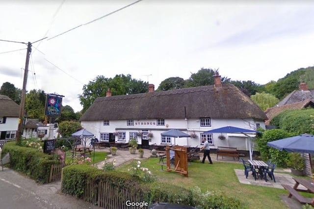 This pub can be found in Rockbourne. Signed off B3078 Fordingbridge–Cranborne; SP6 3NL. The guide says: ‘Homely cottage with hands-on landlord and friendly staff, informal bars, real ales and good food, and seats in garden.’