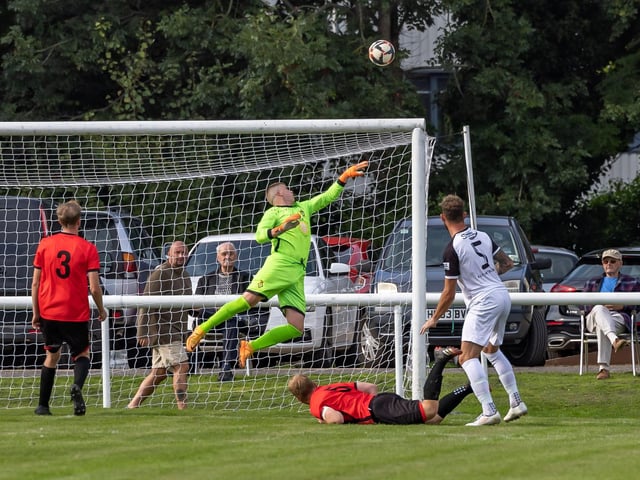 Fleetlands (red/black) v Bemerton. Picture by Mike Cooter
