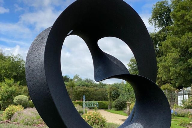 Sculpture at Beaulieu - Adrian Bates - Mobius Black