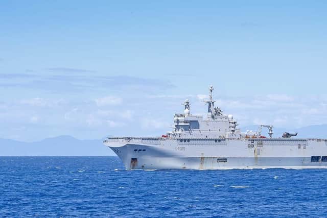 RFA Argus link up the French Navy