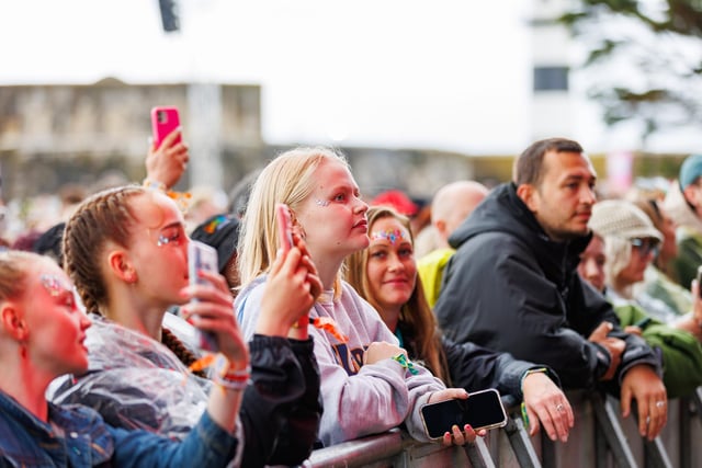Pictured: The Crowds watching Busted perform on Castle stage Picture:Marcin Jedrysiak