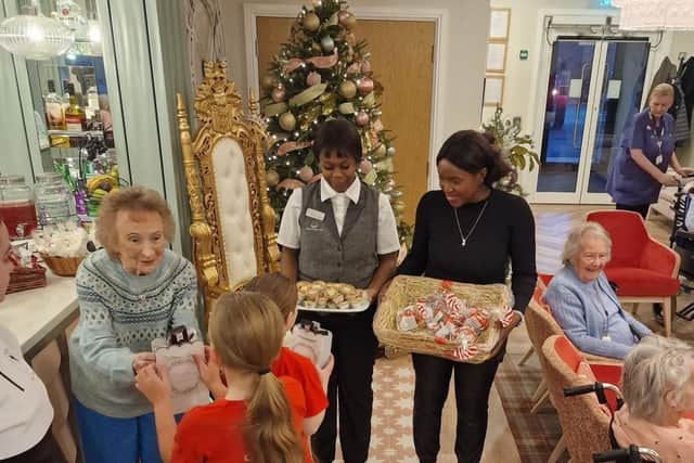 Portsdown View - Little Helpers