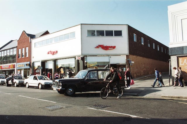 Argos in West Street, Fareham in April 1991.