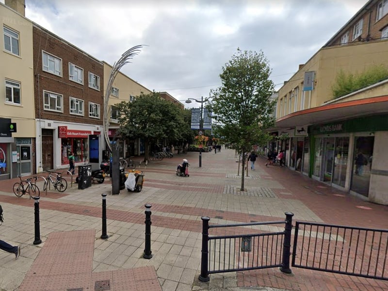 This Greggs is located in Palmerston Road, Southsea and it has a Google rating of 4.3 with 188 reviews.