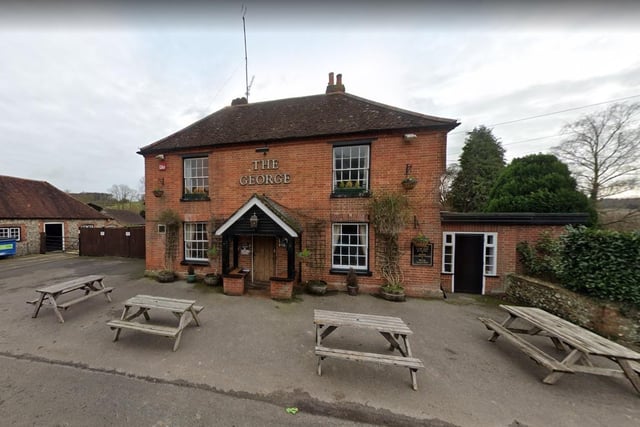 The George Inn, Finchdean, is an 18 minute drive from Portsmouth via the A3(M).