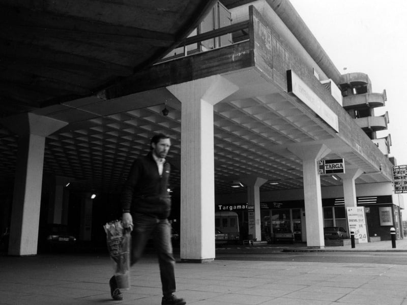 Do you remember shopping here at the Tricorn Centre? This picture is from November 1994.