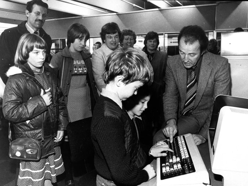 An educational trip to The News Centre, Hilsea, Portsmouth in November 1982. The News PP5008