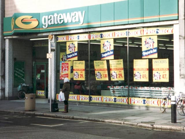 Gateway, Albert Road Portsmouth around 1994 Picture: 0712-3