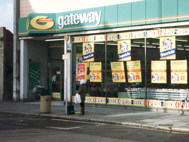 Gateway, Albert Road Portsmouth around 1994 Picture: 0712-3