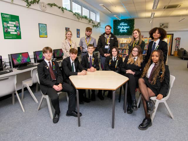 The Apprenticeship bus visits Trafalgar School, Portsmouth on Tuesday 7th February 2023

Pictured: Gemma Lanham of Solent NHS Trust, Charlie Jarman and Ben Eyers from Hover Travel, Lily Holmes from Biscoes Solicitors with year 10 pupils at Trafalgar School, Portsmouth

Picture: Habibur Rahman