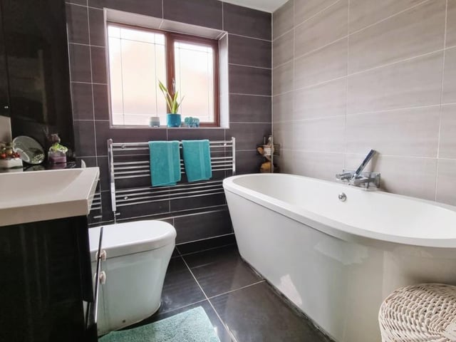 This home is also near the M275 making it perfect for someone who wants to be close to the major roads.