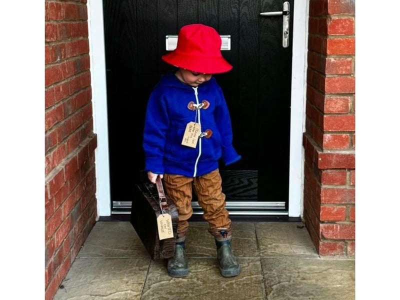 Marmalade sandwiches for everyone! I love this Paddington Bear outfit!