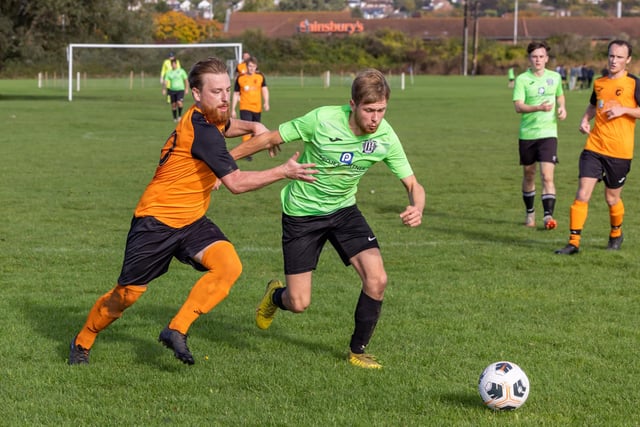 Waterlooville Wanderers (green) v AFC Farlington. Picture: Mike Cooter