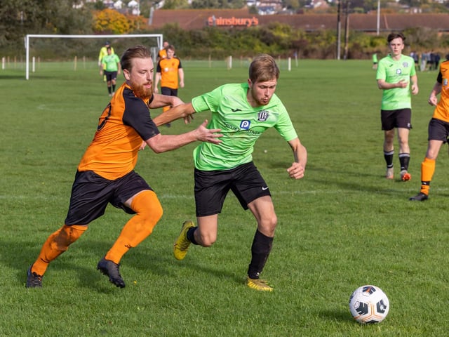 Waterlooville Wanderers (green) v AFC Farlington. Picture: Mike Cooter