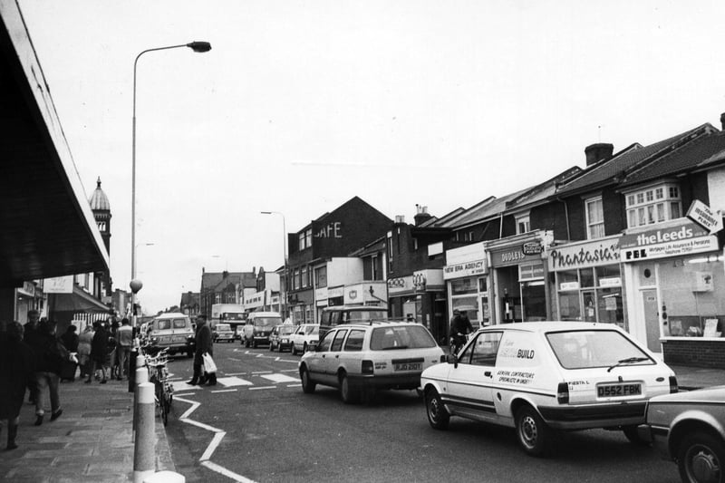 Albert Road, Southsea in December 1987. The News  PP4426
