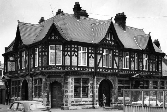 The Air Balloon pub on Mile End Road, Portsmouth in December 1972. The News PP888
