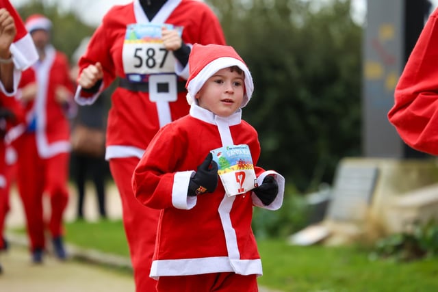 Hundreds of people turned out for the 2023 Santa Fun Run in Southsea on Saturday morning, many running to raise money for charity in either the 5K or 10K distance.