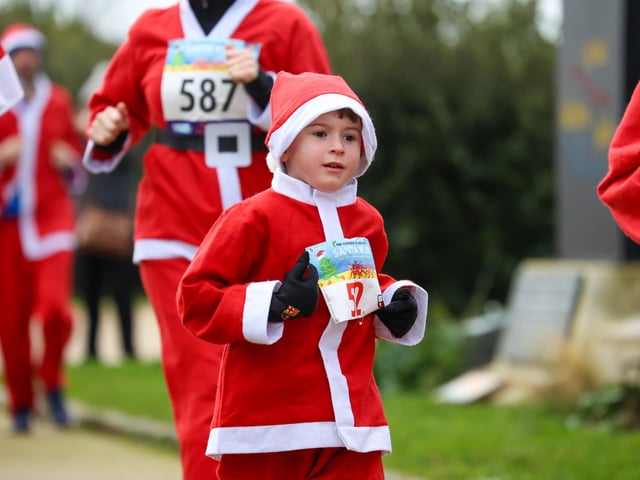 Hundreds of people turned out for the 2023 Santa Fun Run in Southsea on Saturday morning, many running to raise money for charity in either the 5K or 10K distance.