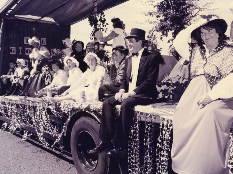 A float of St Vincent Singers at the Gosport Carnival in 199. The News PP5606