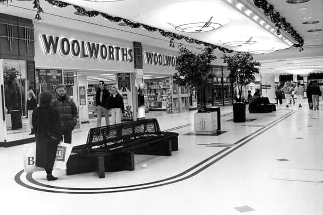 The old shops inside the Cascades shopping centre off Commercial Road, Portsmouth, 1990. Picture: The News PP5571