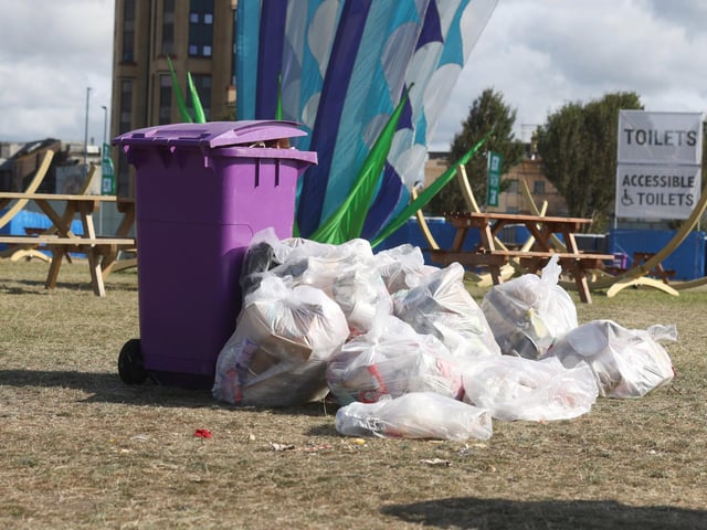 Scene in Portsmouth at the Victorious site clean up starts after the festival.
Monday 28th August 2023.
Picture: Sam Stephenson.