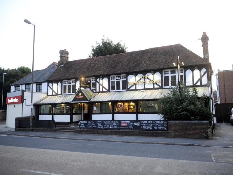 This pub in Milton Road was built to replace an earlier pub of the same name. It traded until late 2016, when it was closed as customers dried up. It was demolished and flats are now in its place