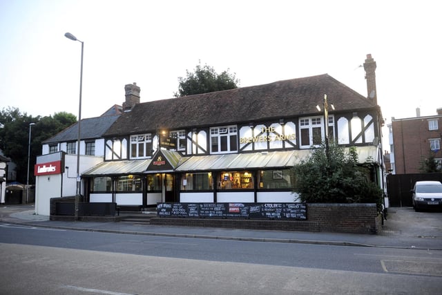 This pub in Milton Road was built to replace an earlier pub of the same name. It traded until late 2016, when it was closed as customers dried up. It was demolished and flats are now in its place