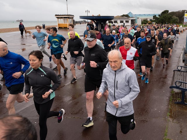 The field sets off at the start of the Southsea parkrun. Picture: Keith Woodland (010421-13)