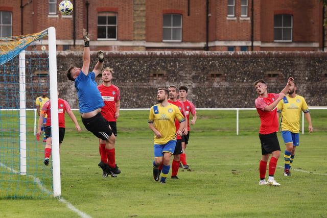 Meon Milton Reserves (yellow) v Vectis Reserves. Picture by Kevin Shipp