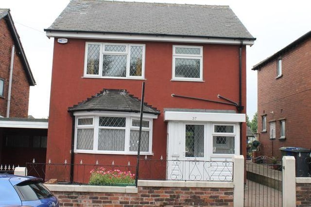 Viewed 1137 times in the last 30 days. This three bedroom detached house has garage and "private" garden, it is available now. Marketed by Apple Property Lettings, 01246 580375.