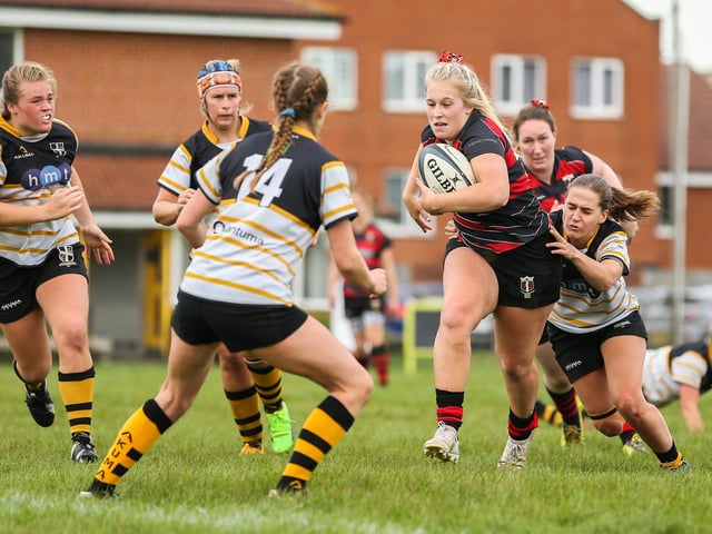 Portsmouth (yellow/gold/black) v Cullompton. Picture by Nathan Lipsham