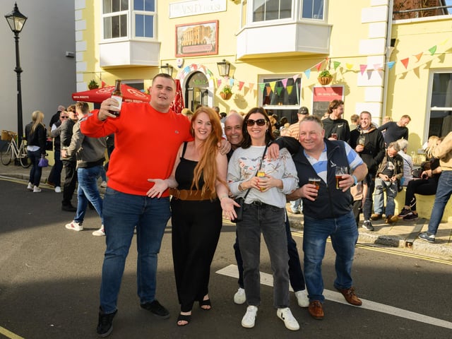 Pictured is: Debbie, Landlady of the Apsley House Pub (2nd left) with some of her customers.Picture: Keith Woodland (300321-38)