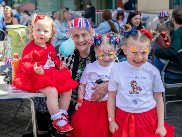 Jenny Daniels, 86, with her grandchildren at Aylward Street, Portsmouth
