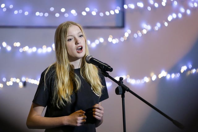 Ashlee Pratt performing at the Love Southsea Christmas Market in Portsmouth Historic Dockyard. Picture: Chris  Moorhouse (231124-23)