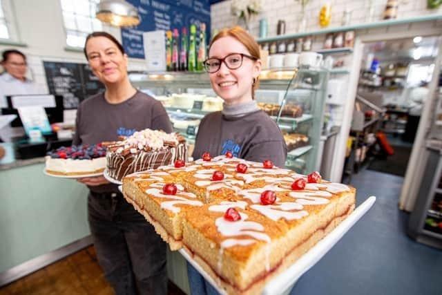 If you have walked around Southsea Model Village and after a bite to eat, you are in luck. The Tenth Hole on Eastern Parade is famous for its afternoon tea but has some great food options. It has a rating of 4 based 1,202 reviews on TripAdvisor.
