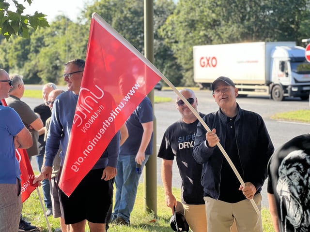 Members of the Unite union at Eaton Ltd - an aerospace firm in Segensworth - have gone on strike today amid an ongoing row over pay.