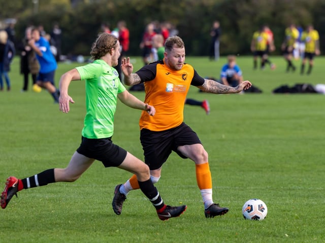 Waterlooville Wanderers (green) v AFC Farlington. Picture: Mike Cooter