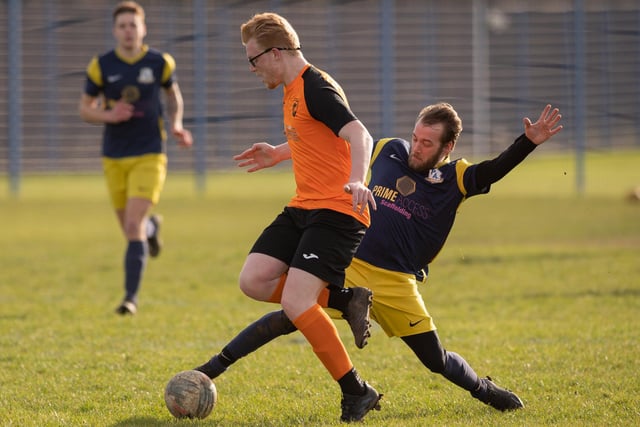 Pelham (blue & yellow) v AFC Farlington. Picture by Keith Woodland