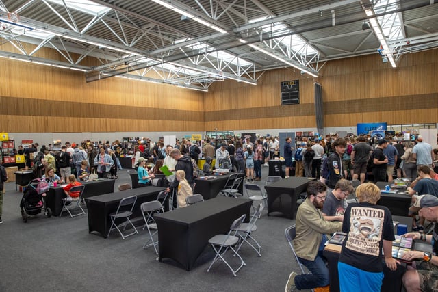 The event took place at The Ravelin Sports Centre in Portsmouth.  Photos by Alex Shute