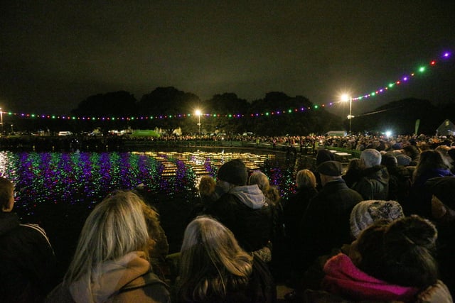 Rowans Hospice Lake of Lights, Canoe Lake, Southsea
Picture: Chris Moorhouse (jpns 171223-49)