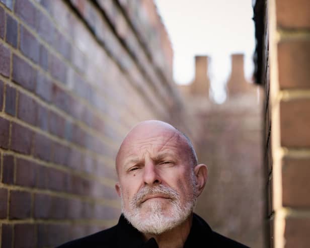 Simon Evans