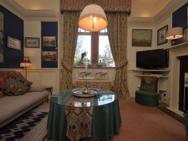 Sitting room.