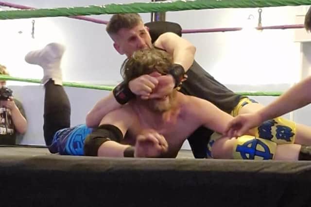 Jensen Theory applying a submission to Ash Slade
