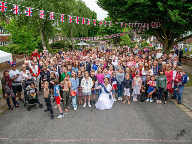 Platinum Jubilee parties across Portsmouth on Sunday 5th June 2022
Pictured: Jubilee celebrations at Carmarthen Ave, Drayton, Portsmouth with Lord Mayor, Hugh Mason and Lady Mayoress, Marie Costa
Picture: Habibur Rahman