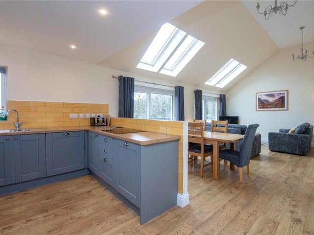 Cottage - open plan kitchen, dining and sitting area.